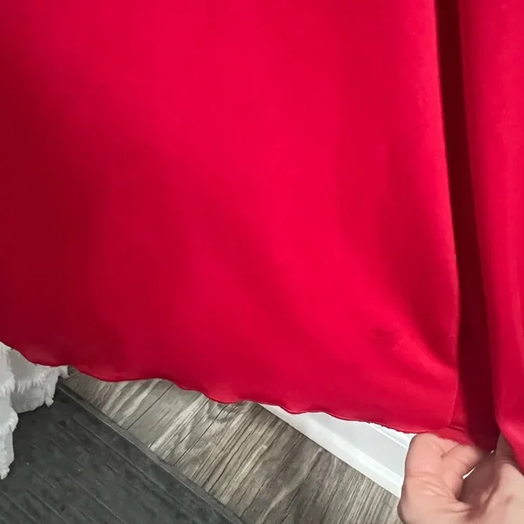 🔥 BCBG Max Azria Red Evening Gown - Picture 6 of 8